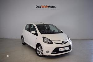 TOYOTA Aygo 70 Live 5p.