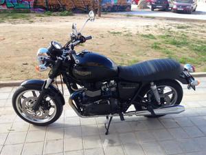 TRIUMPH BONNEVILLE 