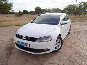 VOLKSWAGEN Jetta 1.6 TDI 105cv Sport 4p.