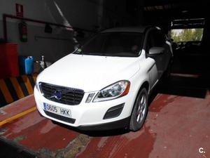 VOLVO XC DRIVe Momentum 5p.