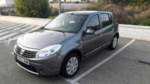 DACIA Sandero Laureate Music v 