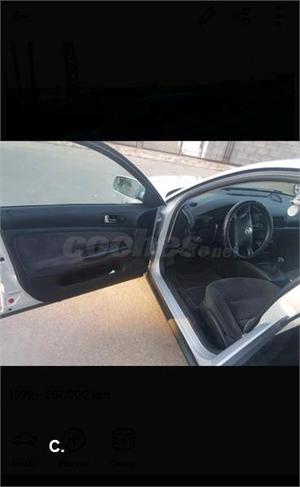 VOLKSWAGEN Passat 1.9 TDI AUTO VARIANT COMFORTLINE 5p.