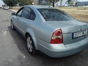 VOLKSWAGEN Passat 1.9 TDI HIGHLINE -02