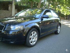 AUDI A3 1.6 FSI Attraction 3p.