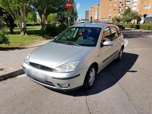 FORD Focus 1.8 TDCi Ghia -02