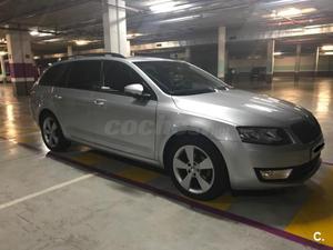 SKODA Octavia Combi 1.6 TDI CR 105cv Elegance 5p.