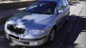 SKODA Octavia Combi 2.0 TDI Elegance 5p.