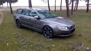 VOLVO V70 D5 AWD Summum Auto 5p.