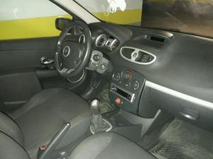 RENAULT Clio Confort Dynamique v -05