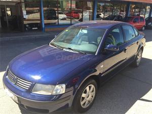 VOLKSWAGEN Passat 1.9 TDI COMFORTLINE 4p.