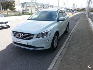 VOLVO XC D4 Momentum Auto 5p.