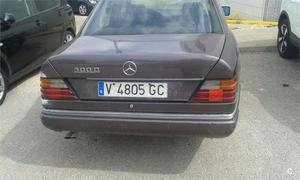 MERCEDES-BENZ D 4-MATIC 4p.