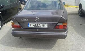 Mercedes-benz d 4-matic 4p. -92