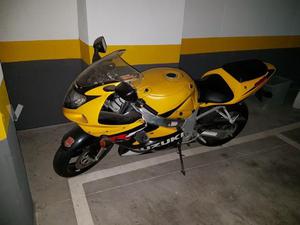 Moto Suzuki -02