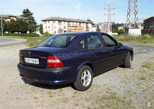 Opel Vectra v 4p. -99