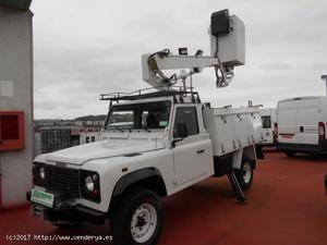 SE VENDE LAND-ROVER DEFENDER 2.5 TDI 122 CV-T5 4X4