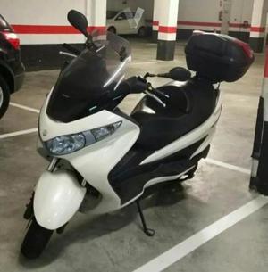 SUZUKI BURGMAN 125 Executive (modelo actual) -13