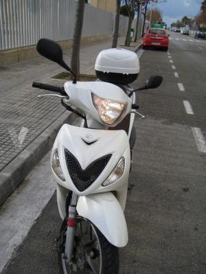 SUZUKI Sixteen 125 (modelo actual) -09