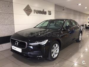 VOLVO S D3 Momentum Auto 4p.