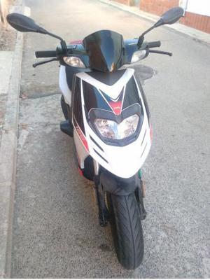 APRILIA SR Motard 125 (modelo actual) -13