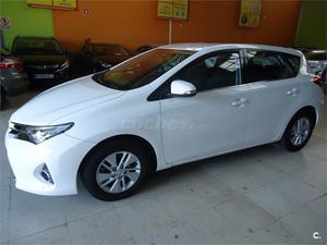 TOYOTA Auris Hybrid Active 5p.