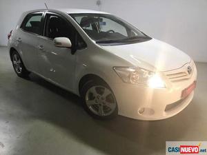 Toyota auris 2.0d-4d active '11 de segunda mano