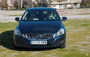 VOLVO S D4 Momentum 4p.