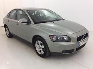 VOLVO S Momentum 4p.