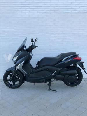 YAMAHA X MAX 250 (modelo actual) -11