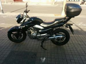 SUZUKI Inazuma 250 (modelo actual) -13