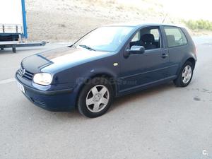 VOLKSWAGEN Golf 1.6 CONCEPTLINE 3p.