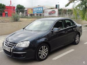 VOLKSWAGEN Jetta 1.9 TDi Trendline 4p.