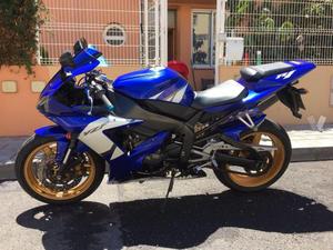 YAMAHA R