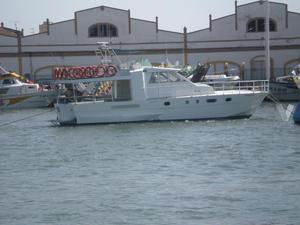 Barco recreativo de 16m de eslora.