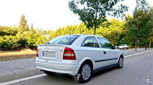 Opel Astra 1.6 Club 3p. -02