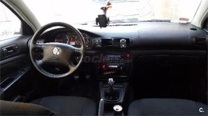 VOLKSWAGEN Passat Variant 1.9 TDi Trendline 5p.