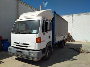 CAMION NISSAN ATLEON PUERTA ELEVADORA