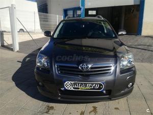 TOYOTA Avensis 2.0 D4D Executive Wagon 5p.