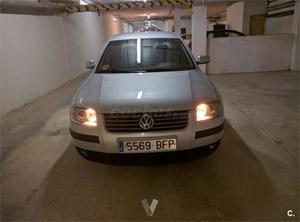 Volkswagen Passat 1.8 T Trendline 4p. -01