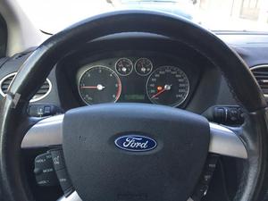 FORD Focus 1.6 TDCi Ghia -06