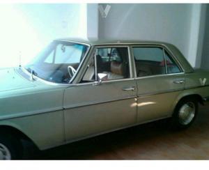 Mercedes 240D 