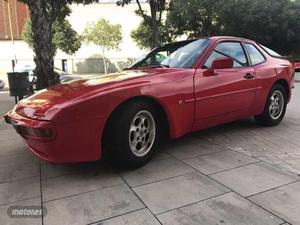 Porsche 944