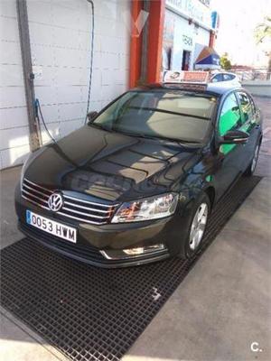 Volkswagen Passat 1.6 Tdi 105cv Business Bluemotion Navi 4p.