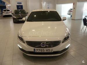 Volvo S D3 Momentum 4p. -13