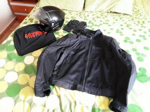 chaqueta, guantes y casco de moto