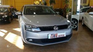 VOLKSWAGEN Jetta 1.6 TDI 105cv Advance Bluemotion Tech 4p.