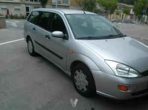 FORD Focus 1.8 TDdi Ghia -01