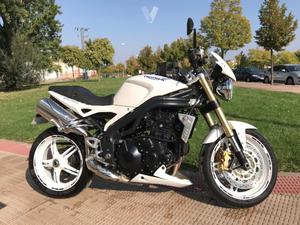 TRIUMPH SPEED TRIPLE (