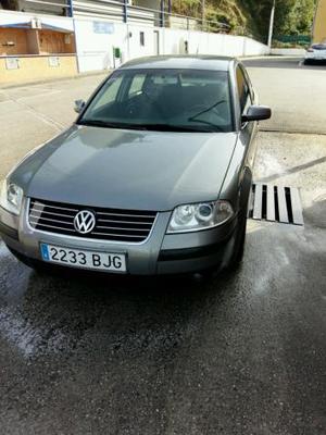 VOLKSWAGEN Passat 1.9 TDi Highline 130CV -02