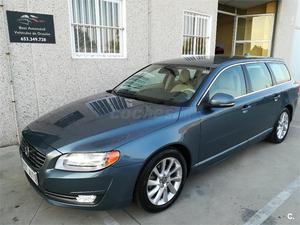 VOLVO V D4 Momentum Auto 5p.